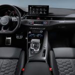 Audi обновила RS 5 Coupé и Sportback: внешность как у «старших» моделей, а мотор прежний